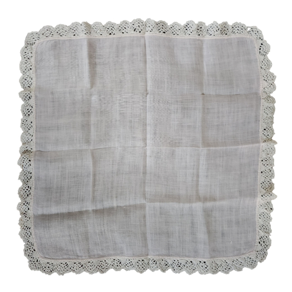 Vintage/New Tatted Lace Linen Handkerchief Soft Ivory 8" x 8"